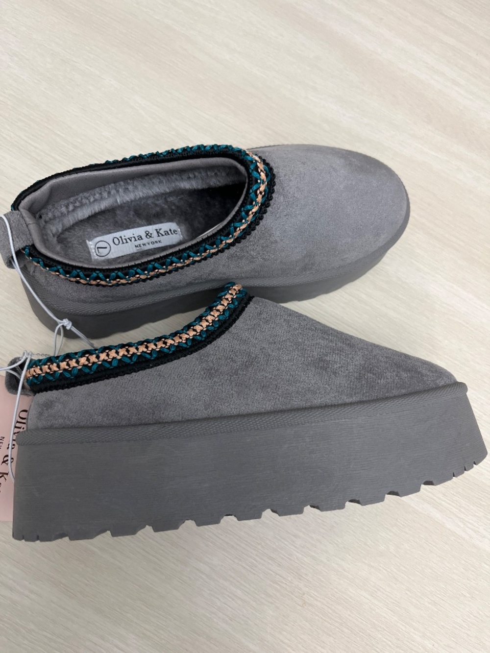New Olivia & Kate Cozy Slippers - Picture 4 of 8